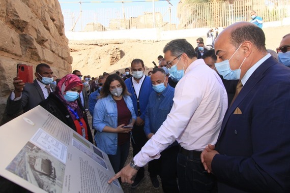 صورة وزير السياحة والآثار يفتتح معبد إيزيس