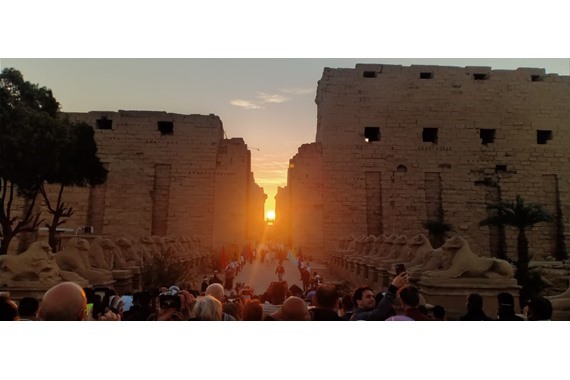 صورة شاهد.. احتفالية تعامد الشمس علي معبد الكرنك