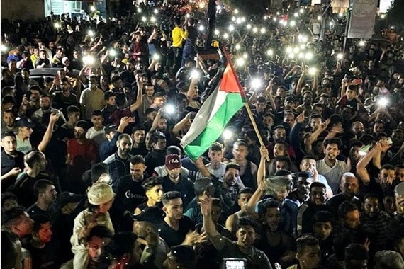 صورة معارضو نتنياهو عن وقف إطلاق النار مع غزة: عار على إسرائيل